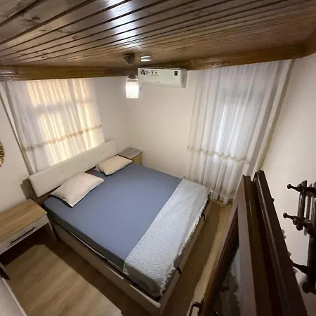 With Terrace In A Location, 100 Steps From The Sea 아파트 *